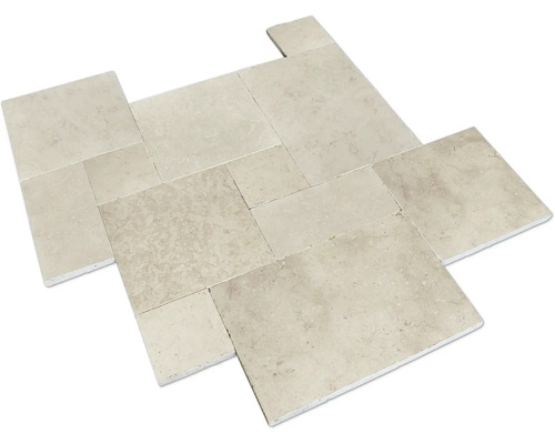 Carrelage sol calcaire FLAISTONE Luxor opus romain 
 surface de 1,2 cm d'épaisseur surface et bords vieillis au tambour