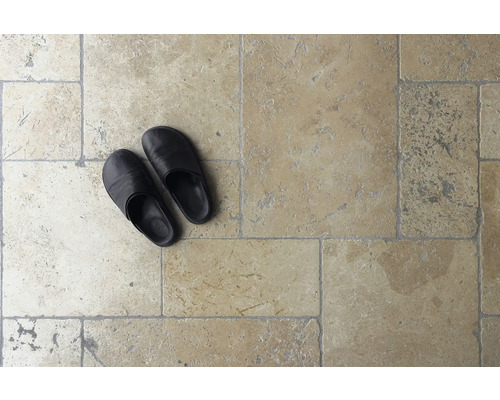 Carrelage de sol et chaussons