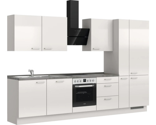 Komplette Küche mit Spüle, Herd, Dunstabzugshaube und Schränken