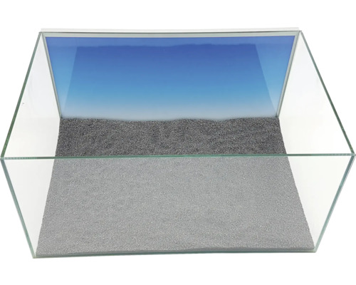 Leeres Glasaquarium mit Bodengrund