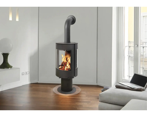 Poêle à bois dans un espace de vie avec combustion du bois