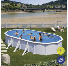 Ovaler Pool mit mehreren Personen im Wasser und Gre Logo
