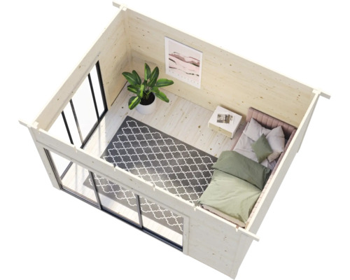 Innenansicht eines Gartenhauses mit Bett, Teppich, Zimmerpflanze und Fenstern