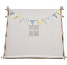 Tente de jeu avec fenêtre et guirlande