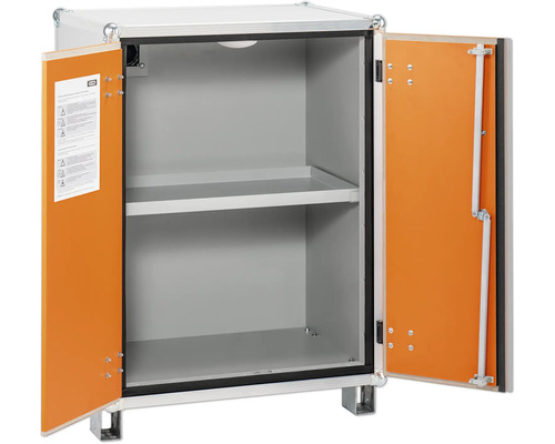 Offener Chemikalienschrank mit zwei Regalböden