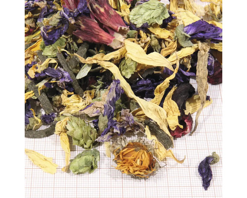 Getrocknete Blüten und Kräuter Mischung