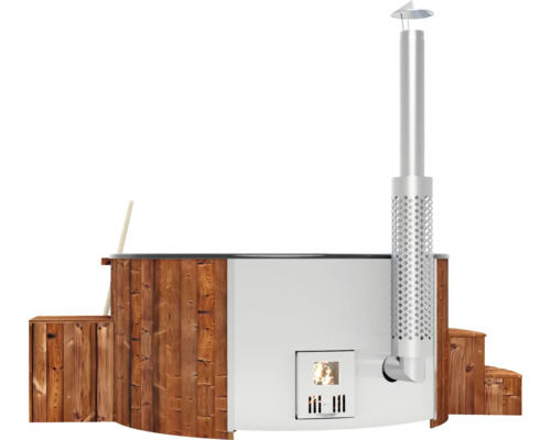 Bain nordique chauffé au bois avec habillage en bois et cheminée