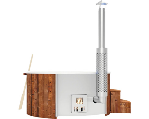 Bain nordique chauffé au bois avec cheminée, revêtement en bois et pagaie