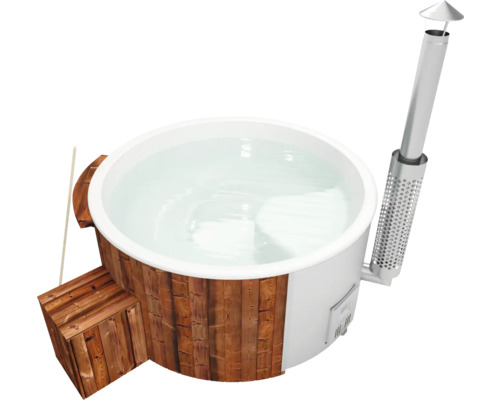 Bain nordique à bois avec escalier et cheminée