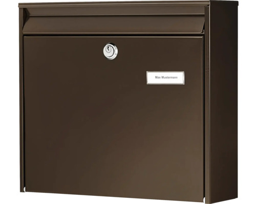 Briefkasten mit Schloss und Namensschild