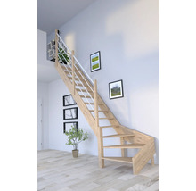 Vue d''une pièce avec un escalier en bois et une rampe blanche