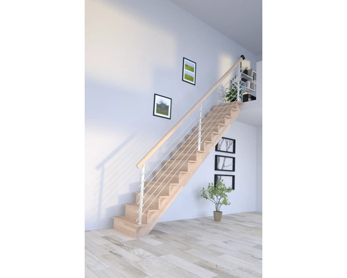 Helle Holztreppe mit Edelstahlgeländer in einem modernen Interieur.