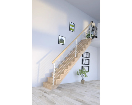 Escalier en bois avec rampe dans un espace de vie lumineux