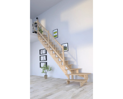 Escalier à limon latéral Pertura Atanas chêne sans contremarches limon latéral non traité chêne 1/4 tournant en bas à gauche 100 cm 13 marches / 14 pas de marche garde-corps à barres Escalier en bois dans une pièce lumineuse avec des tableaux au mur et une étagère