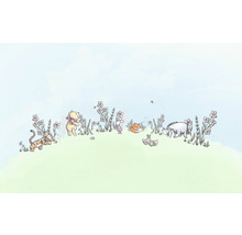 Illustration avec Winnie l''ourson et ses amis dans une prairie avec des fleurs.