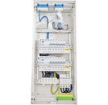 Installationsverteiler mit Sicherungen und Kabeln