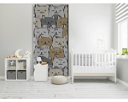 Kinderzimmer mit Türposter mit Katzenmotiv