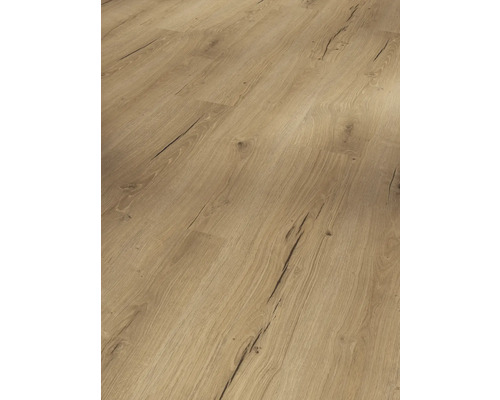 Nahaufnahme von Laminatboden in Holzoptik