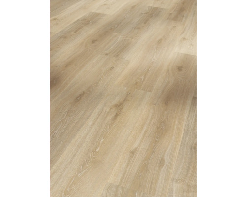 Heller Laminatboden in Holzoptik