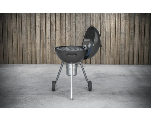 Barbecue boule avec couvercle ouvert