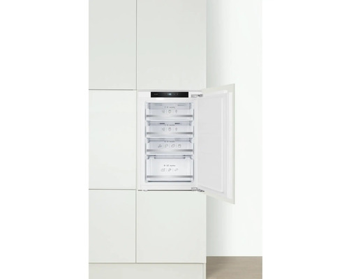 Congélateur intégré avec porte ouverte et plusieurs tiroirs