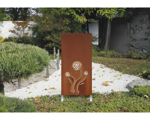 Dekorative Gartenstele aus Metall mit Löwenzahn-Motiv im Garten