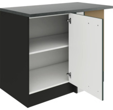 Meuble bas avec porte ouverte et étagères