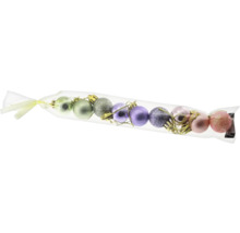 Verpackung mit verschiedenen Weihnachtskugeln