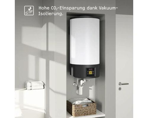Warmwasserspeicher mit hoher CO2-Einsparung dank Vakuumisolierung im Badezimmer