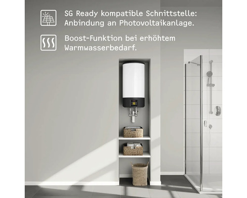 Warmwasserspeicher in modernem Badezimmer mit Duschkabine