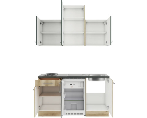 Kompakte Küchenzeile mit Spüle, Kochfeld, Kühlschrank und Hängeschränken.