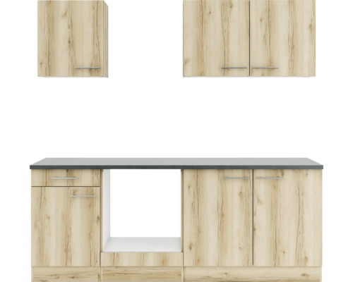 Küchenzeile mit Hängeschränken und Unterschränken