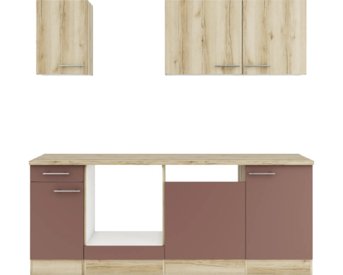 Küchenzeile mit Hängeschränken und Unterschränken