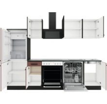 Küchenzeile mit Kühlschrank, Spülmaschine, Herd und Dunstabzugshaube