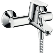 Wannenarmatur aus Metall mit Brauseschlauch