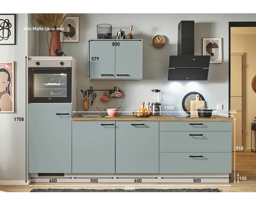 Einbauküche mit Elektrogeräten und Maßangaben