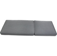 Graue Gartenbankauflage aus Stoff