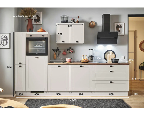 Küchenzeile mit Einbaubackofen, Dunstabzugshaube und Maßen