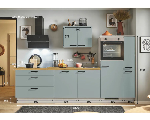 Moderne Einbauküche mit Elektrogeräten und hellblauen Fronten