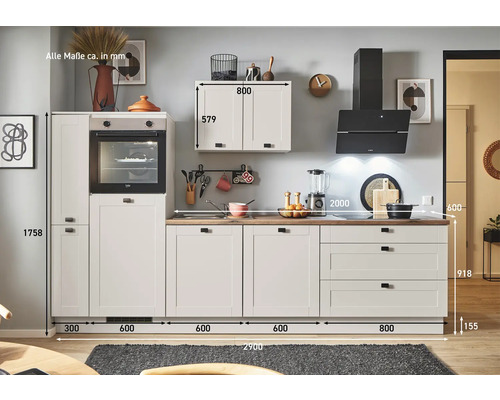 Küchenzeile mit Einbaubackofen, Dunstabzugshaube, Spüle und Hängeschrank mit Maßangaben