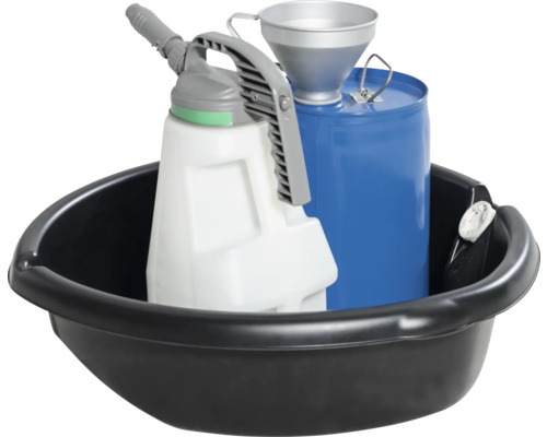Ölauffangwanne mit Ölkanne, Trichter und Ölkanister