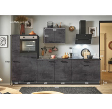 Küchenzeile mit Backofen, Dunstabzugshaube und Schränken in modernem Design