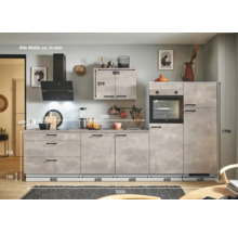 Komplette Küche mit Spüle, Herd und Dunstabzugshaube in modernem Design
