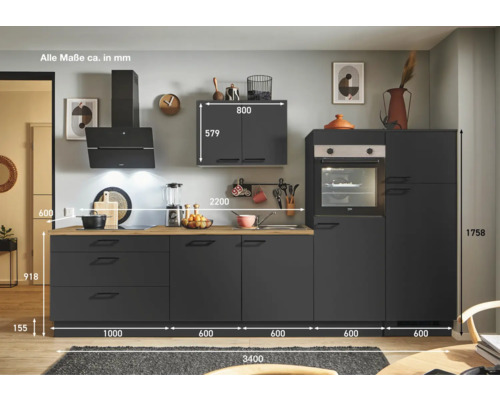 Einbauküche mit Schränken, Arbeitsplatte und Elektrogeräten inklusive Maßangaben.