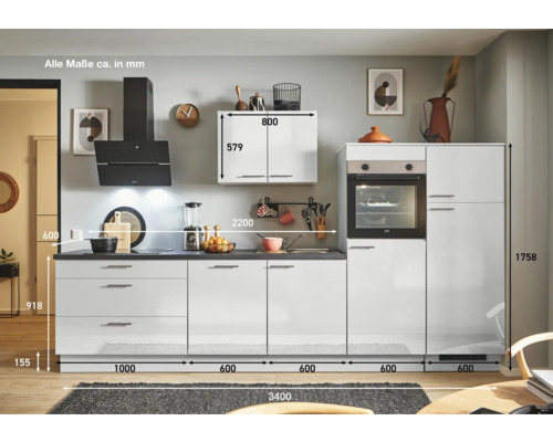 Küchenzeile mit Hängeschrank und Elektrogeräten inklusive Maßangaben