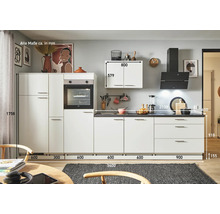 Komplette Küche mit Elektrogeräten, weißen Fronten und Arbeitsplatte in dunkler Optik mit Maßangaben