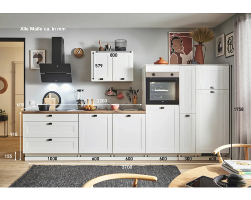 Küchenzeile mit Einbaugeräten und Maßen