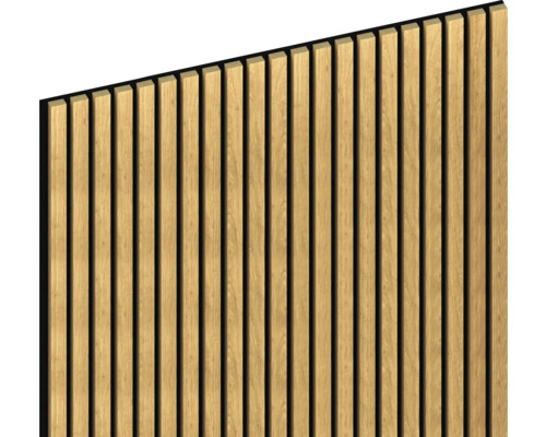 Holzpaneel mit Lamellenstruktur für die Wandgestaltung