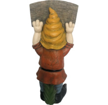 Gartenzwerg, der eine Holztafel hält, Rückansicht