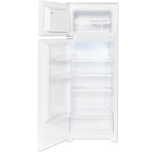 Geöffneter, weisser Kühlschrank mit Regalen und Gefrierfach